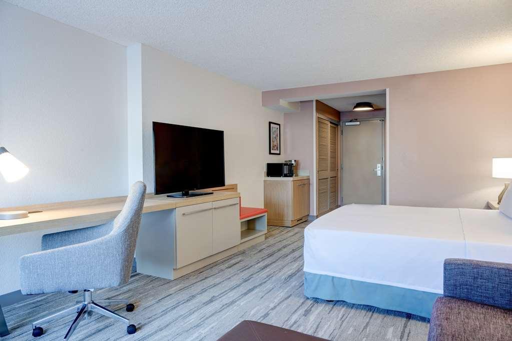 Hilton Garden Inn Anaheim/Гарден-Гров Номер фото