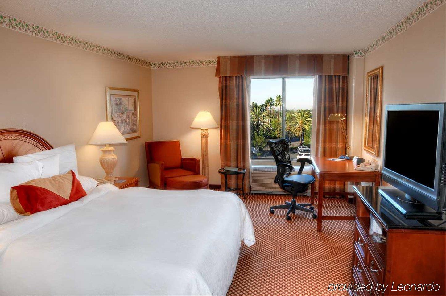 Hilton Garden Inn Anaheim/Гарден-Гров Екстер'єр фото